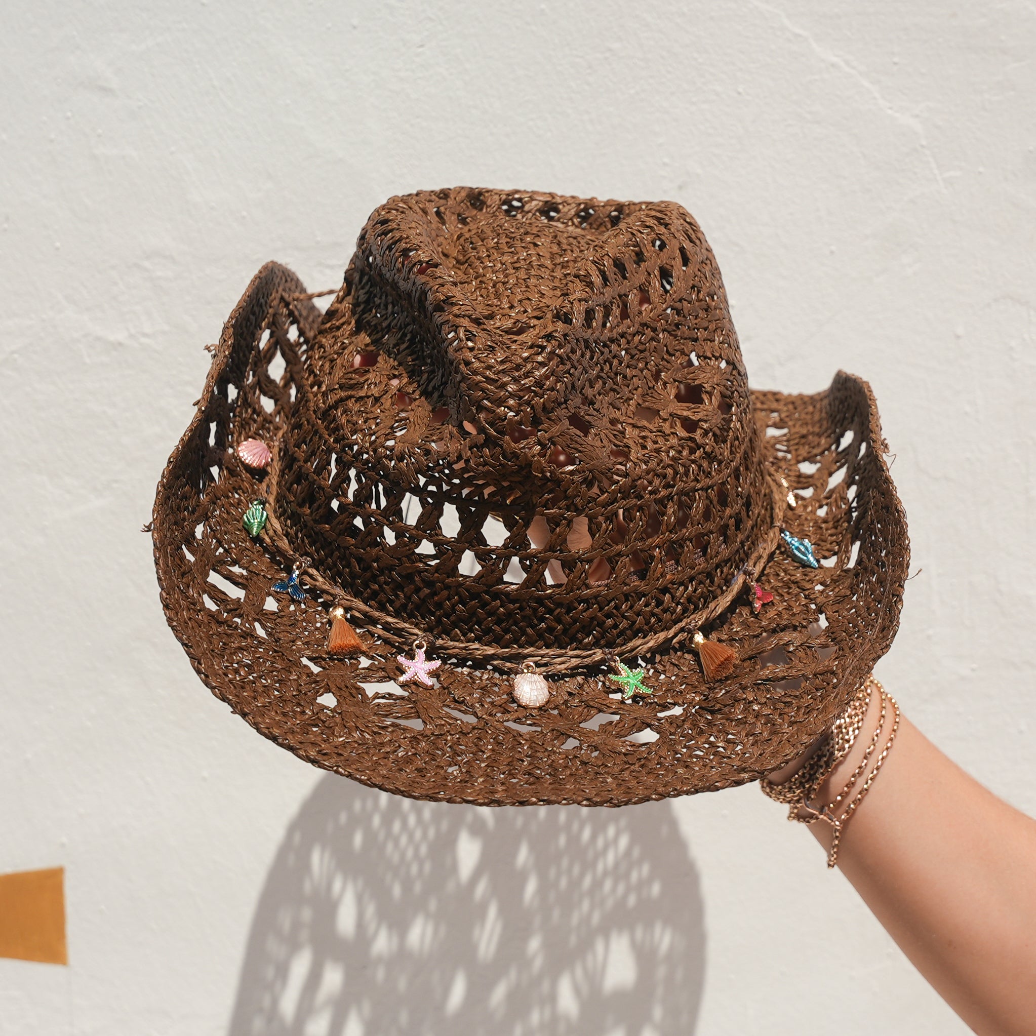 Natural straw hat with brown shell decoration — Satori Collection Honey Bae