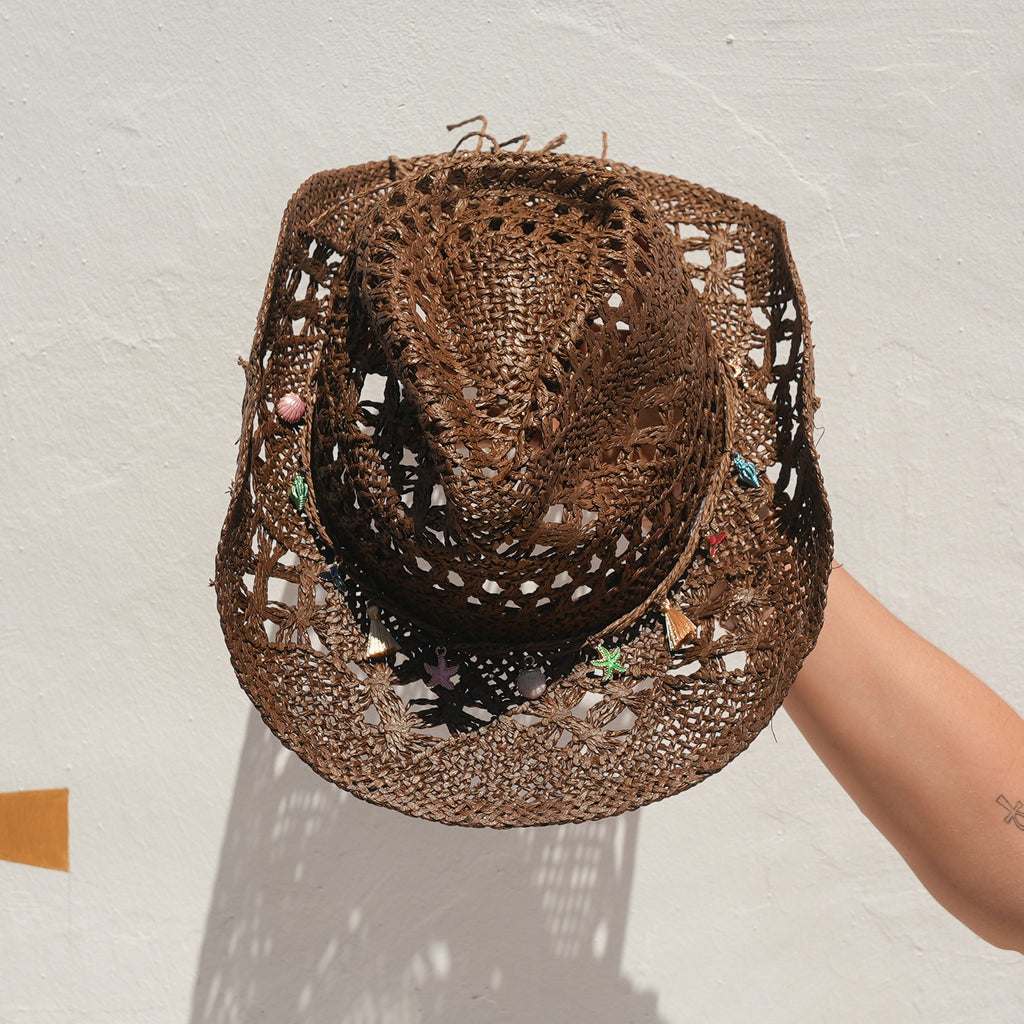 Natural straw hat with brown shell decoration — Satori Collection Honey Bae